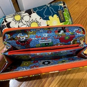 2 hadaki wallet like new